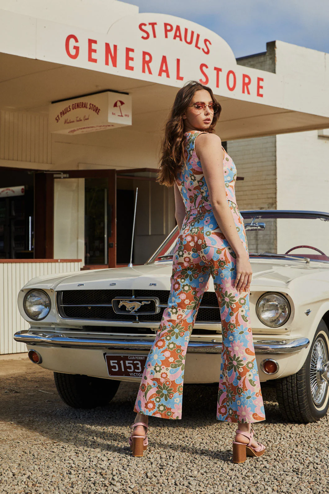 60 S Donna Flare Jean - Image 2