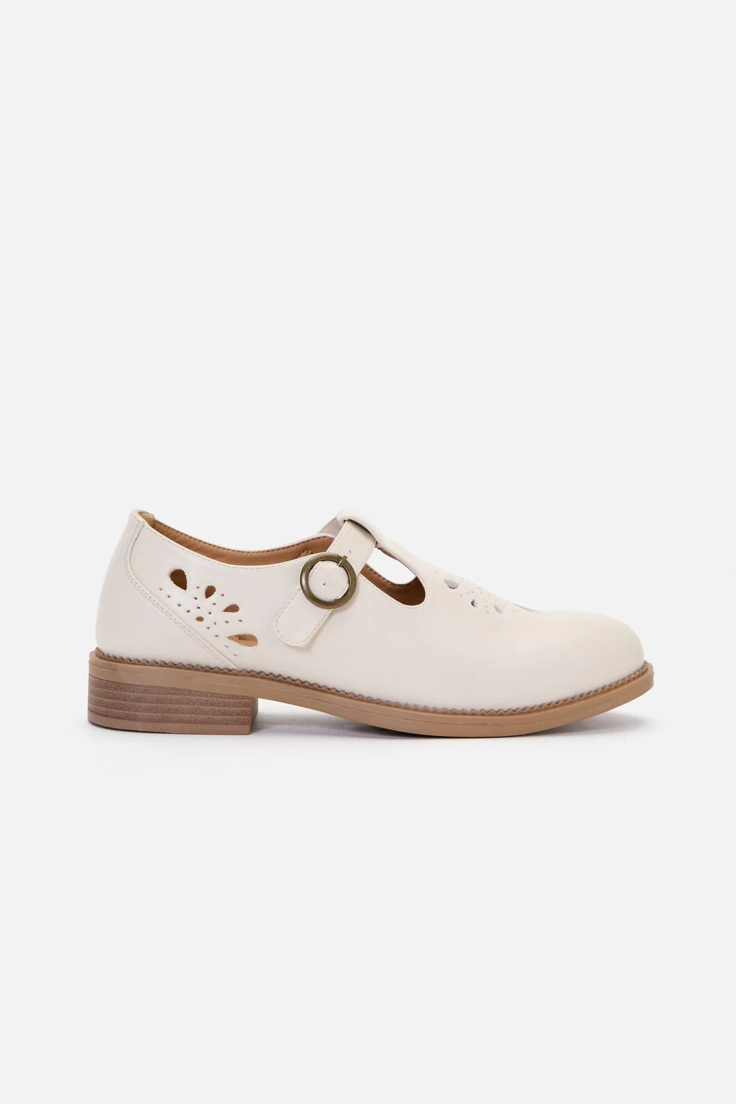 Cream Cut Out Shoe - Image 4