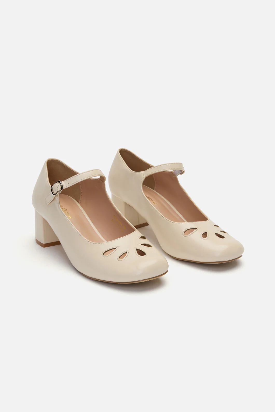 Cream Vintage Heel - Image 2