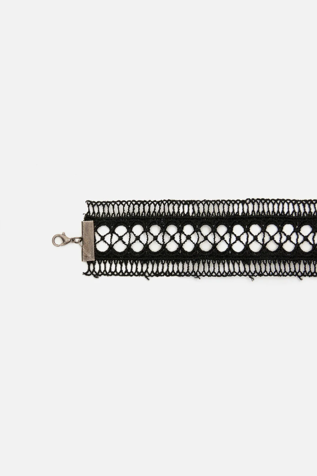 Cross Skull Lace Choker - Image 4