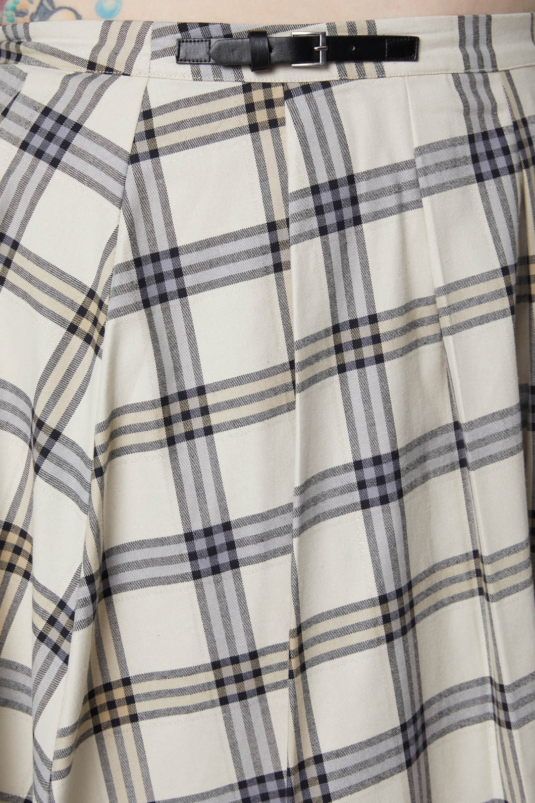 Curve Crescent Trtn Pleat Skrt - Image 5