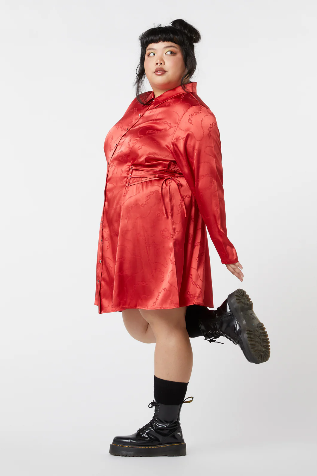 Curve Under Sentence Satin Dress - Image 3