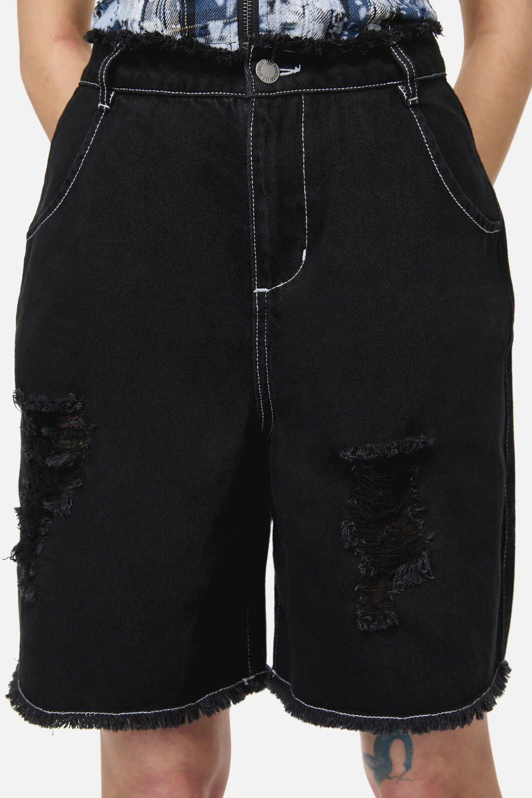 Divination Goth Ripped Short - Image 7