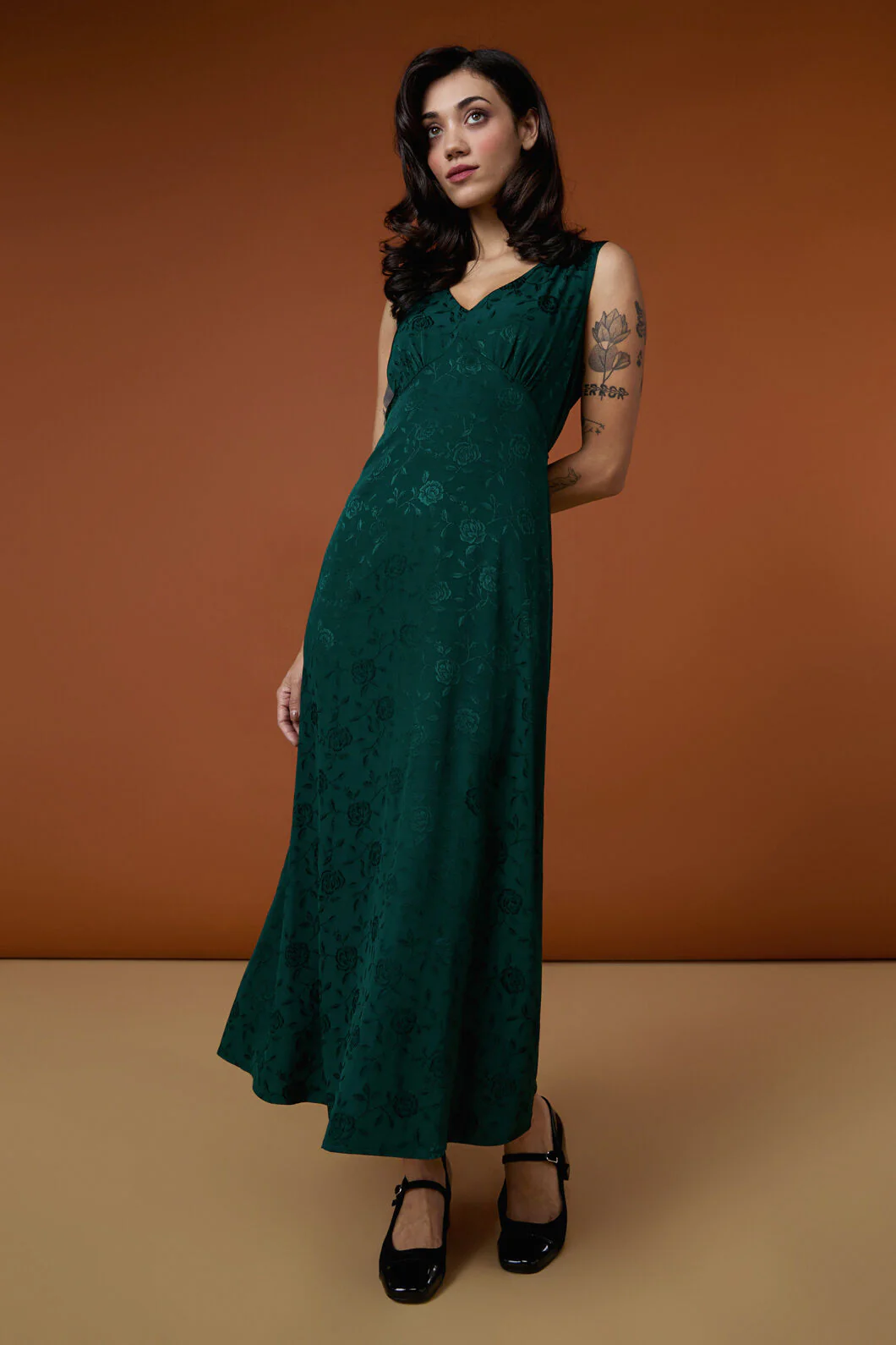 Evie Rose Midi Dress - Image 7