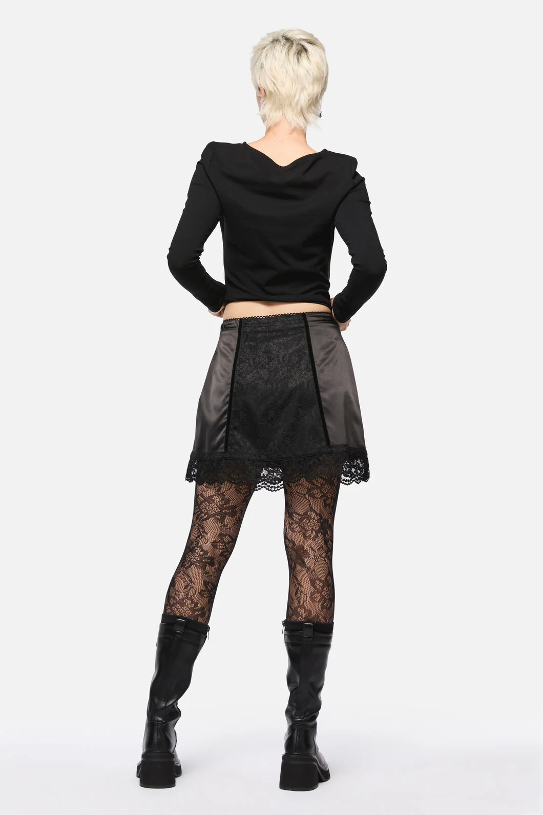 Forgotten City Lace Trim Skort - Image 4