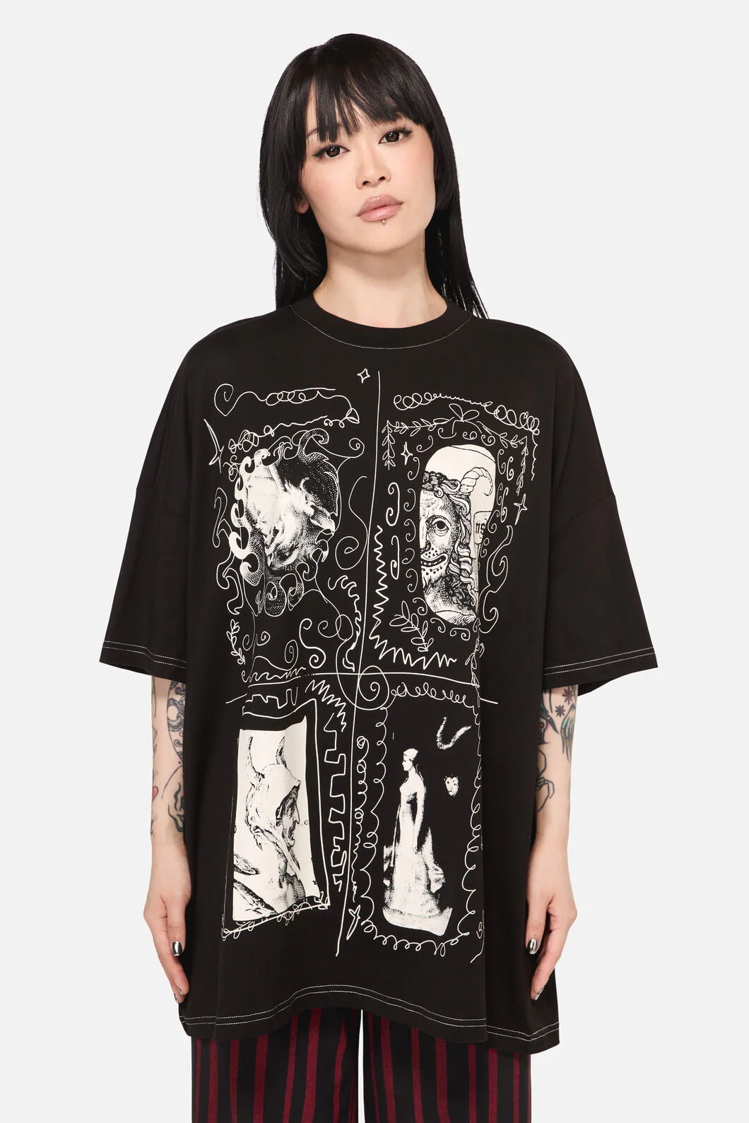 Framed Goth Oversized Tee - Image 4