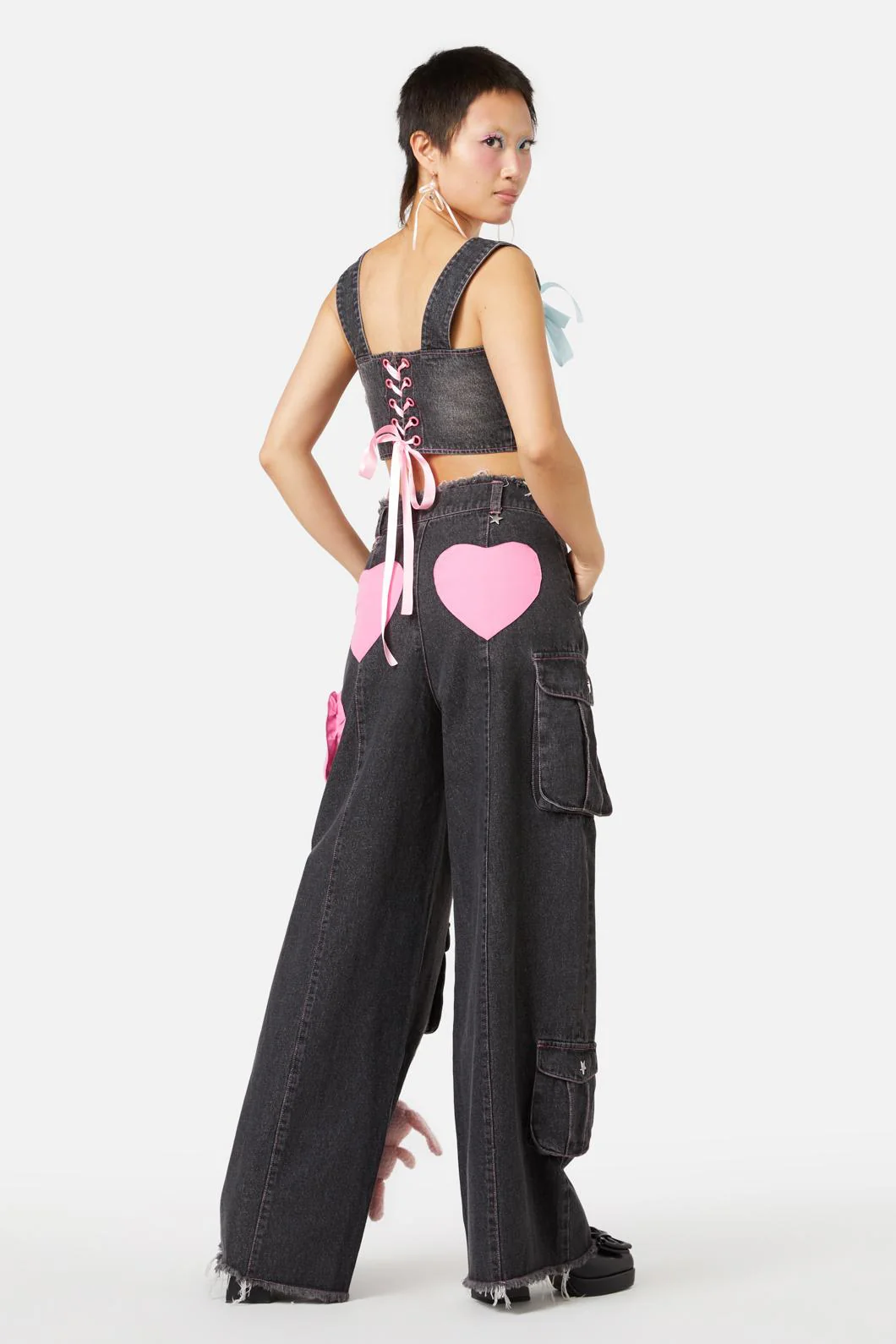 Like Its Magnetic Corset - Image 11
