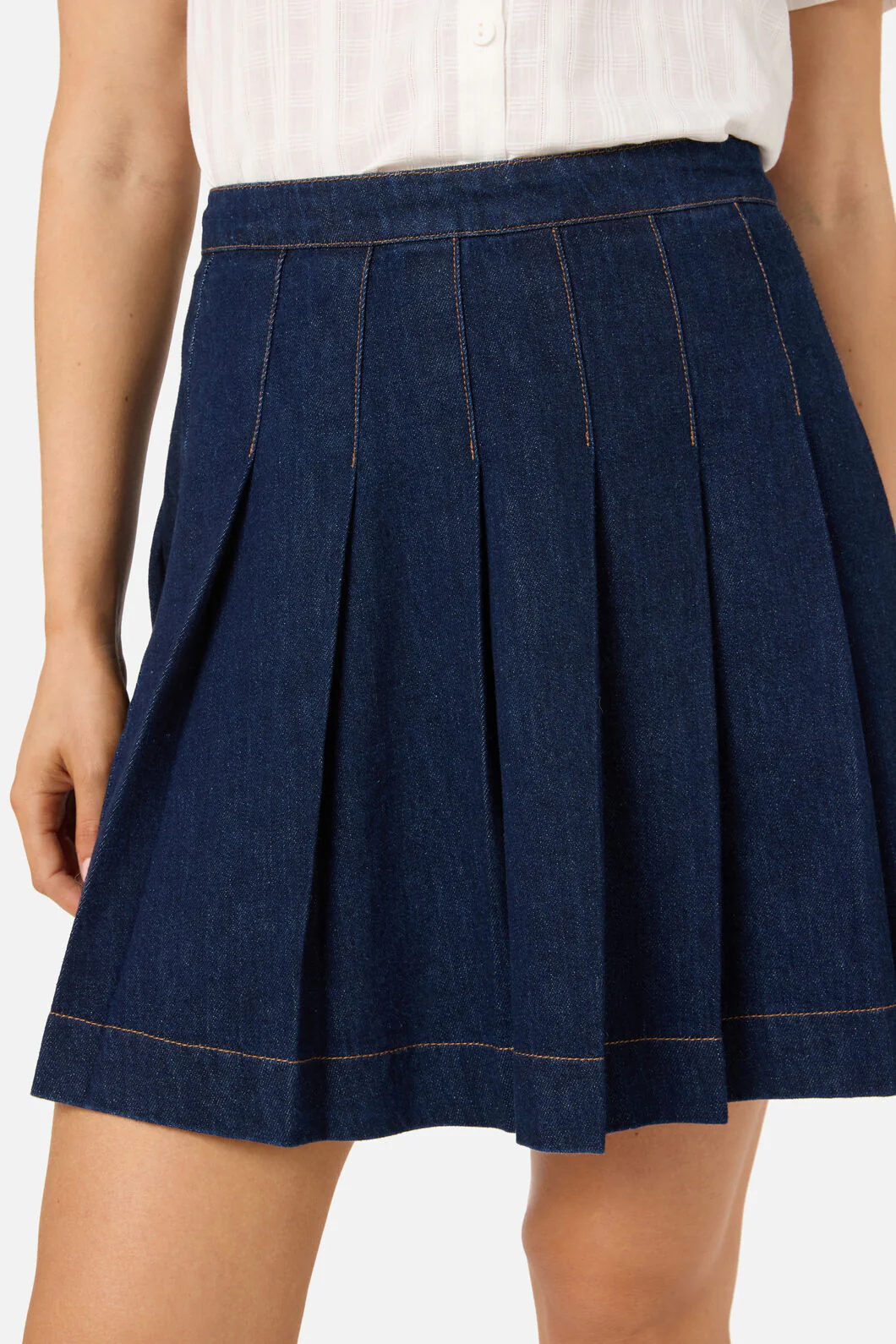 Rae Pleated Denim Mini Skirt - Image 5
