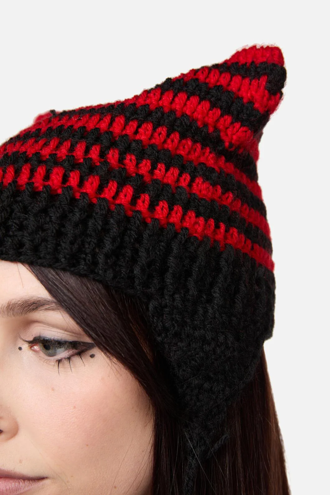 Red Black Stripe Star Beanie - Image 3