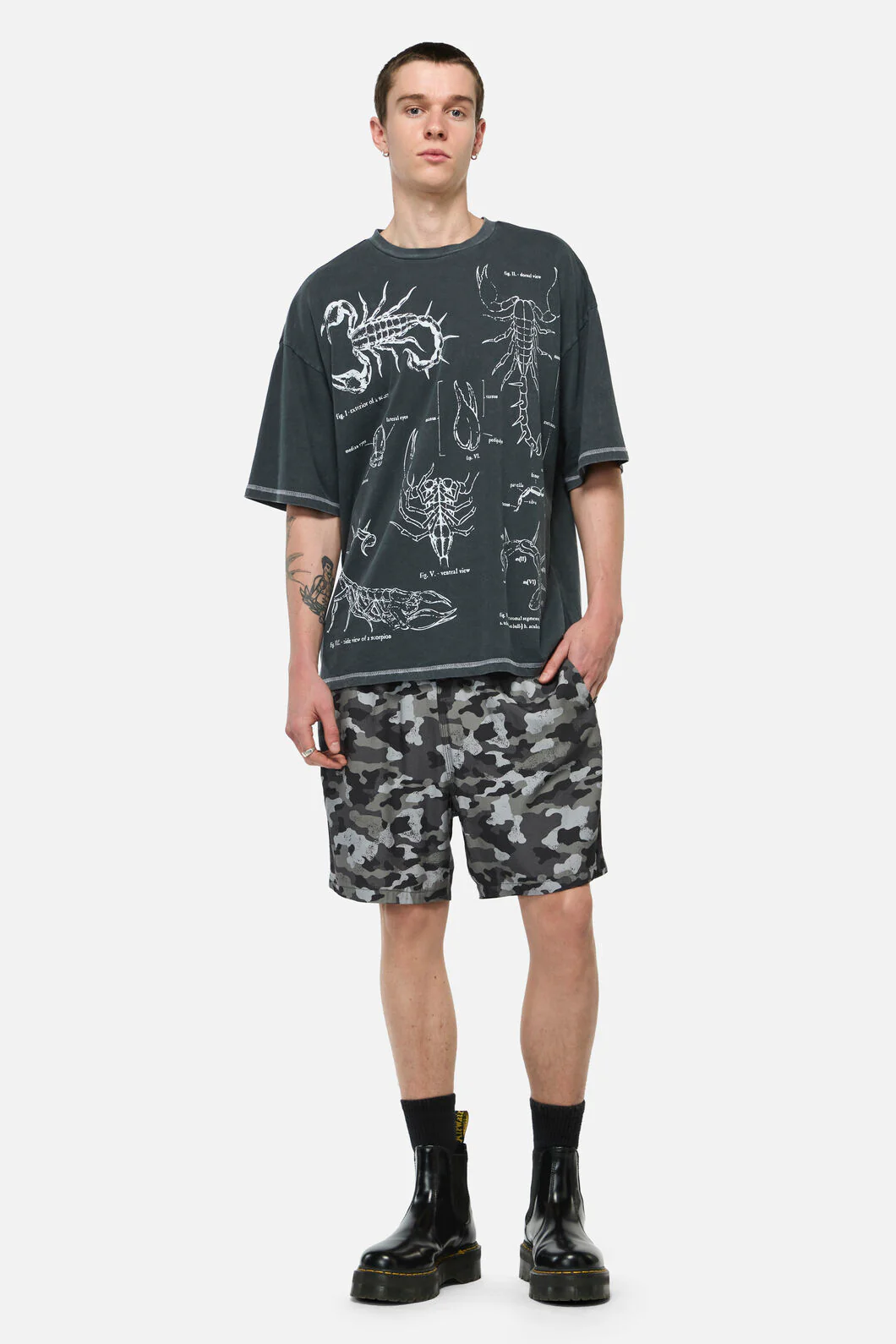 Scorpius Goth Unisex Tee - Image 5