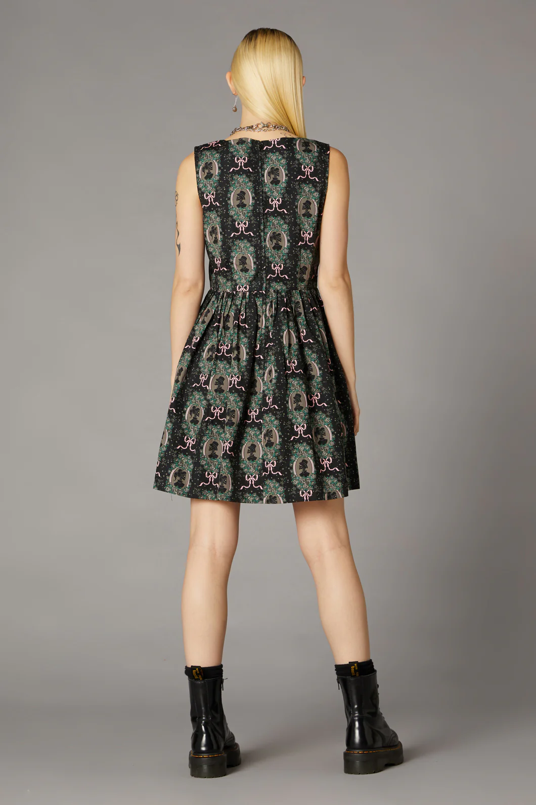 Spooky Cameo Print Dress - Image 4