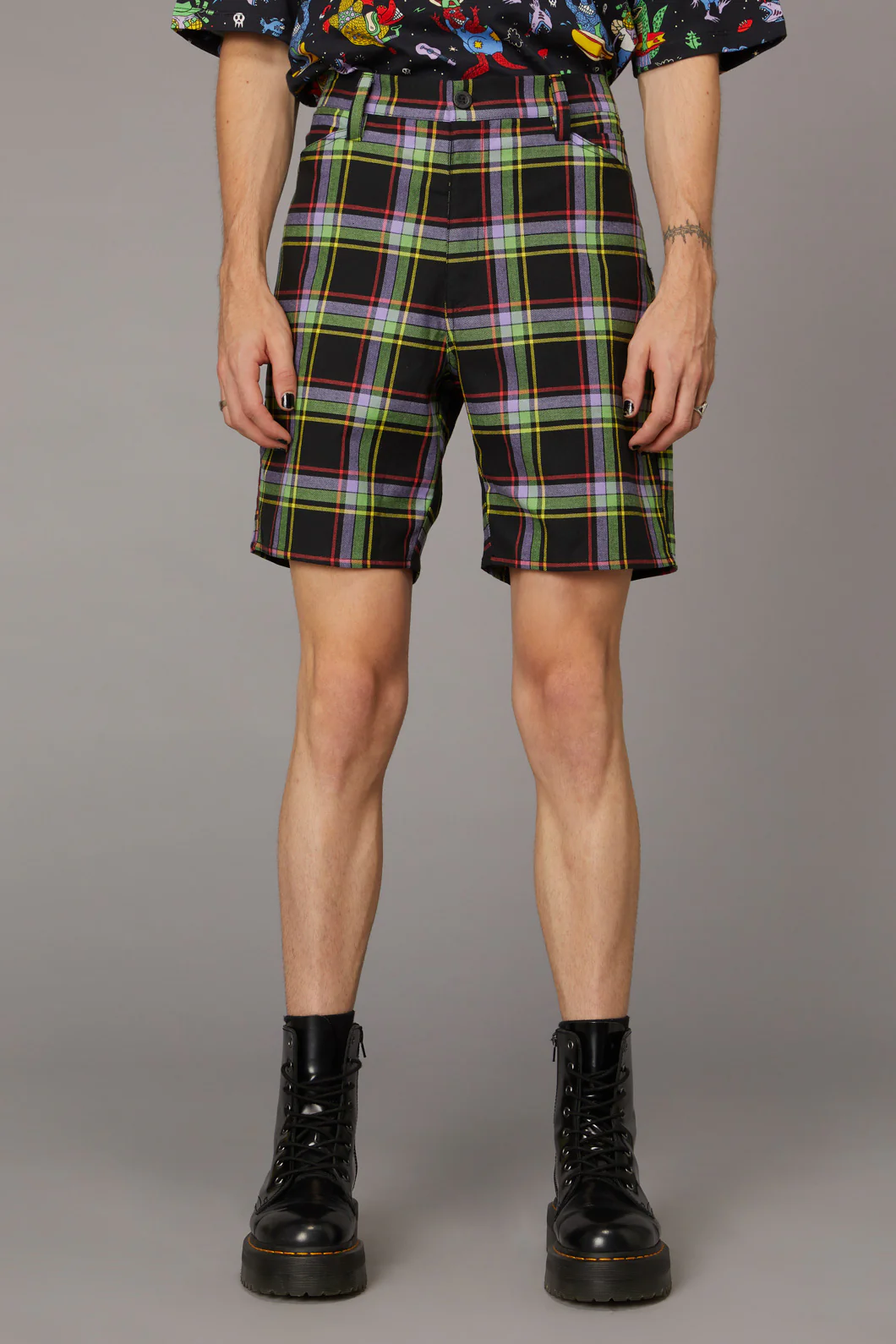 Vivid Tartan Unisex Short - Image 2