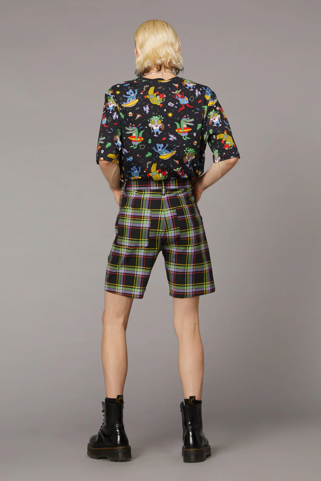 Vivid Tartan Unisex Short - Image 4