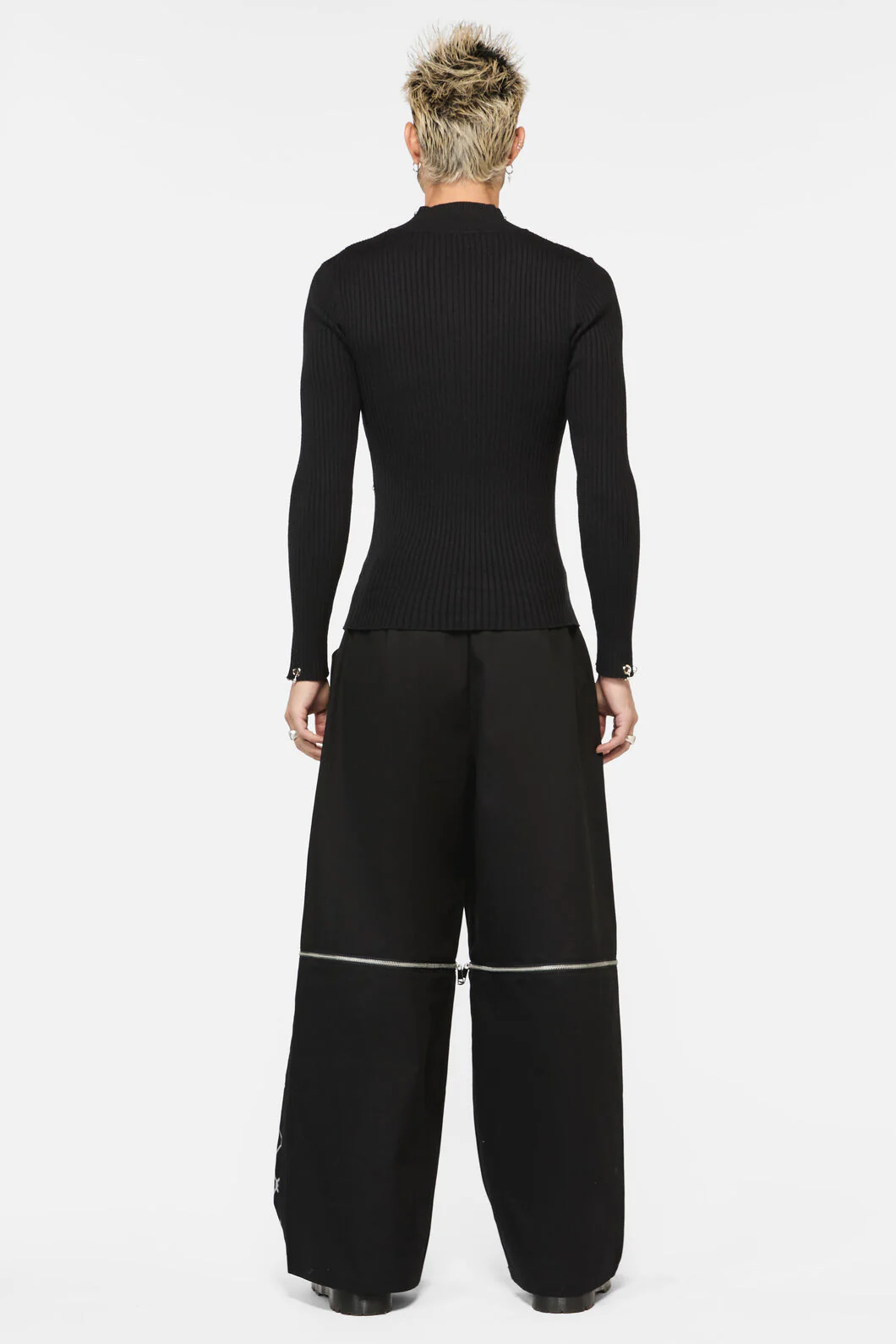 Wahn Piericng Knit Cardi - Image 4
